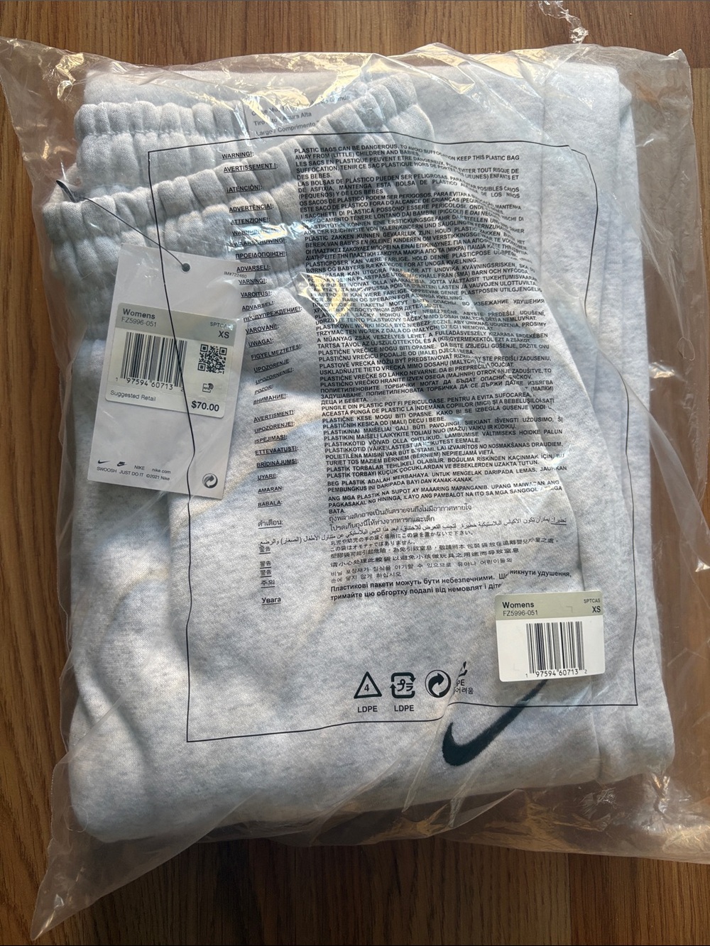 Nike Sportswear Phoenix Fleece High-Rise Oversized Sweatpants - Picture 5 of 5
